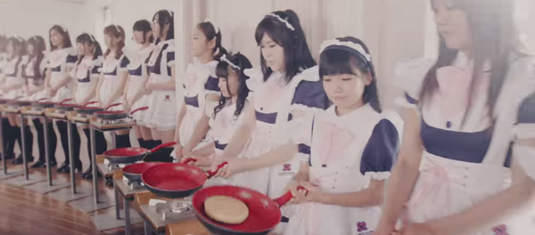 日本女性100人がブリヌィと歌でさわぐ謎の動画が100万再生 日本女性100人がブリヌィと歌でさわぐ謎の動画が100万再生 - Sputnik 日本