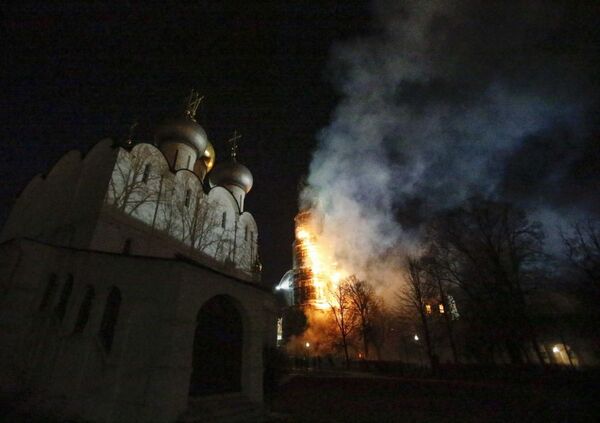 モスクワのノヴォデヴィッチ女子修道院で火事 - Sputnik 日本