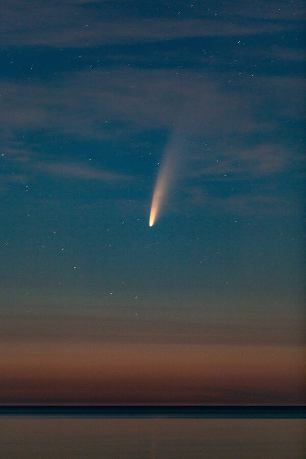 カナダ上空で観測されたネオワイズ彗星 - Sputnik 日本