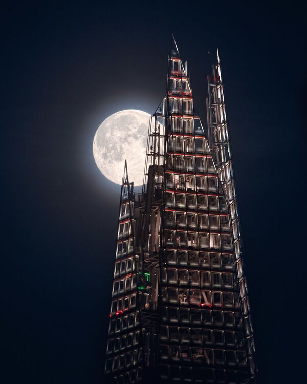 「Our Moon（我々の月）」部門最終候補作品『The Moon and the Shard（月とかけら）』　Mathew Browne氏（英国） - Sputnik 日本