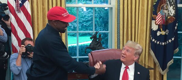 勝ち目のない候補 カニエ・ウェスト氏の出馬はバイデン票を割るためだけか 勝ち目のない候補 カニエ・ウェスト氏の出馬はバイデン票を割るためだけか - Sputnik 日本