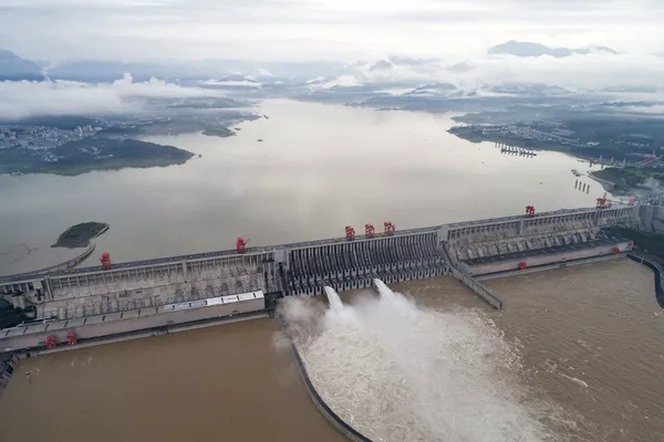 7月19日、中国、湖北省宜昌市の三峡ダムで実施された放流 - Sputnik 日本