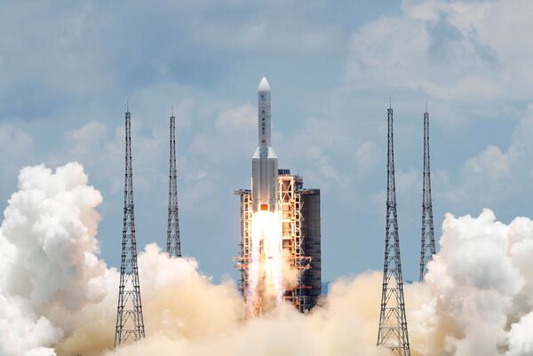 7月23日、中国海南省のロケット発射場から打ち上げに成功した同国初の火星探査機「天問1号」 - Sputnik 日本