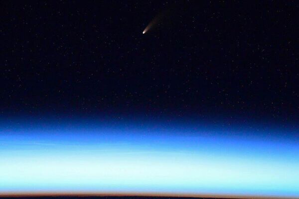 国際宇宙ステーション（ISS）から撮影されたネオワイズ彗星（C/2020 F3） - Sputnik 日本