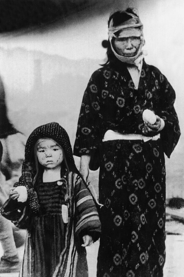 1945年8月9日、長崎に投下された原爆から生き延びた親子 - Sputnik 日本