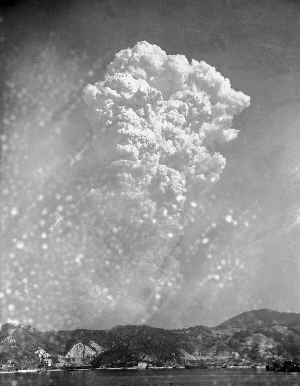 1945年8月6日、広島で原爆が投下された後、上空に広がる原子雲 - Sputnik 日本