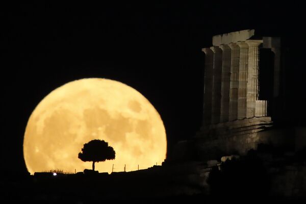 8月3日、ギリシャのアテネで見られた満月 - Sputnik 日本