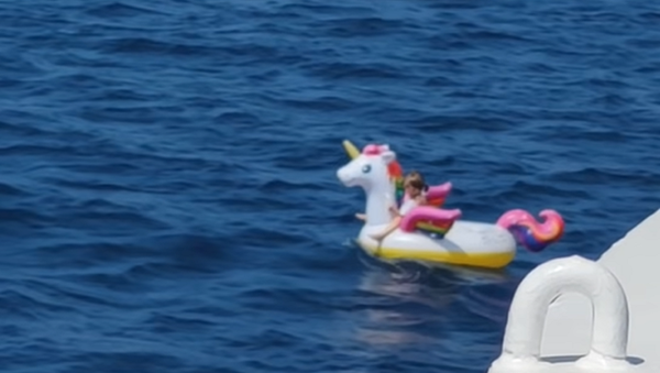 フェリーボート、海に流された少女を救出　ギリシャ - Sputnik 日本