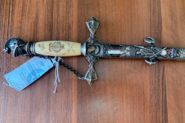 ロシア文化省 押収されたテンプル騎士団の剣を保管 ロシア文化省 押収されたテンプル騎士団の剣を保管 - Sputnik 日本
