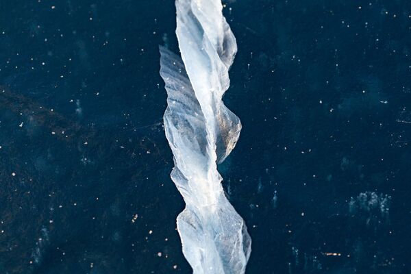 氷に覆われたバイカル湖 - Sputnik 日本