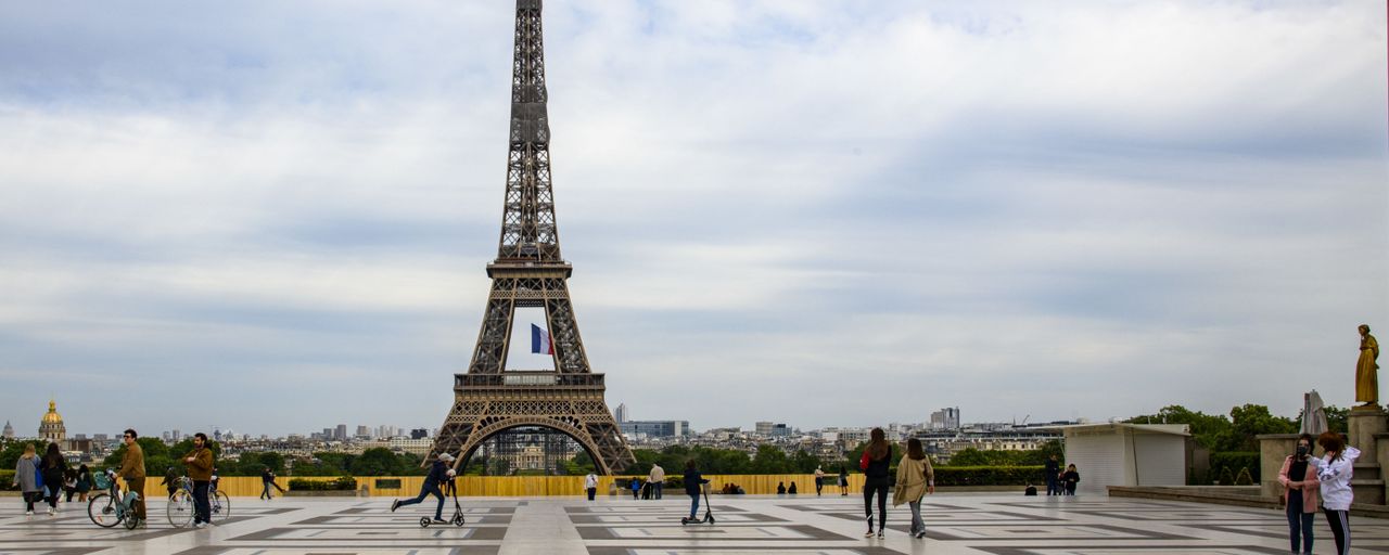 2024年五輪に向けたエッフェル塔のリブランドが鉛中毒の危険から無期