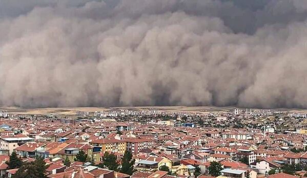 9月12日、トルコ首都アンカラで発生した巨大な砂嵐 - Sputnik 日本
