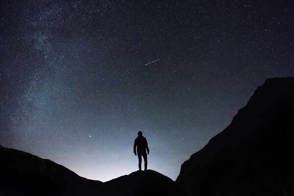 英ウェールズ北西部にあるスノードニア国立公園から見える星空 - Sputnik 日本