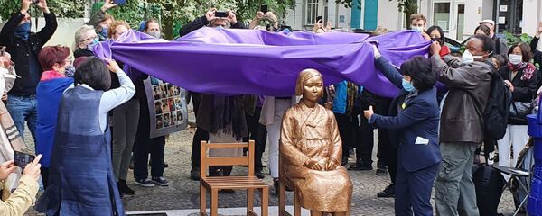 Статуя женщины для утешения в Берлине Статуя женщины для утешения в Берлине - Sputnik 日本