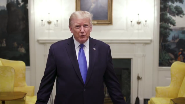 US President Donald Trump thanks wellwishers in a short video posted to Twitter prior to his departing the White House for Walter Reed National Military Medical Center on Friday, October 2, 2020. The president and first lady were diagnosed with COVID-19 earlier in the day. - Sputnik 日本