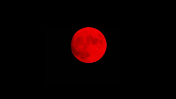 真っ赤な月 - Sputnik 日本