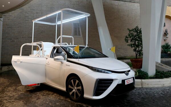 ローマ教皇　トヨタの水素燃料自動車Miraiを公用車に - Sputnik 日本