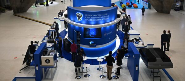На открытии Московского международного форума Открытые инновации в инновационном центре Сколково На открытии Московского международного форума Открытые инновации в инновационном центре Сколково - Sputnik 日本