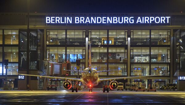ベルリン・ブランデンブルク国際空港に駐機する飛行機 - Sputnik 日本