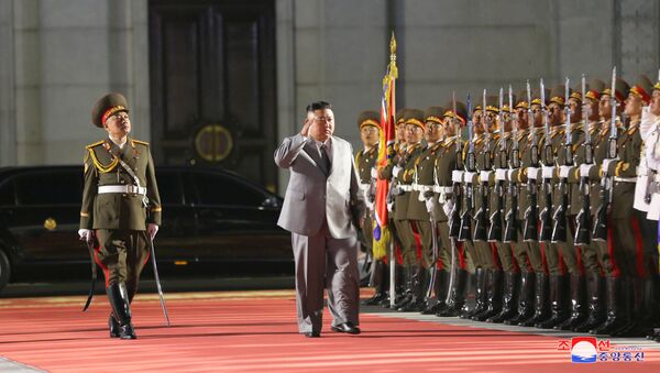 Лидер КНДР Ким Чен Ын на военном параде в честь 75-летия Трудовой партии Северной Кореи - Sputnik 日本