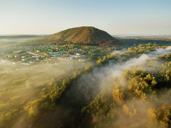 沿ヴォルガ連邦管区・バシコルトスタン共和国に聳えるクシュタウ山 - Sputnik 日本