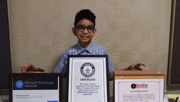 7-летний Архам Ом Талсания вошел в Книгу рекордов Гиннеса как самый молодой программист в мире - Sputnik 日本