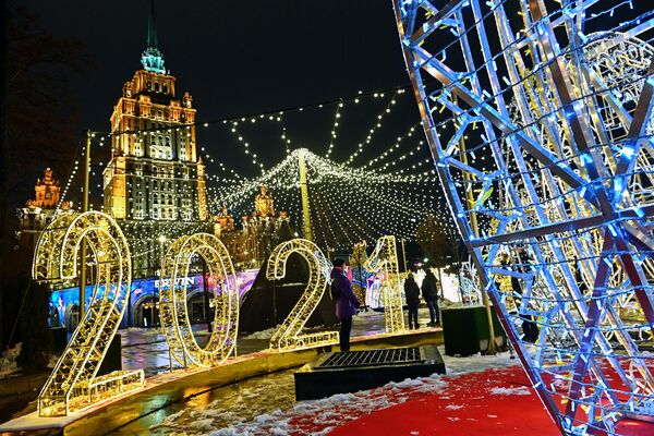 モスクワに飾られた新年のイルミネーション - Sputnik 日本