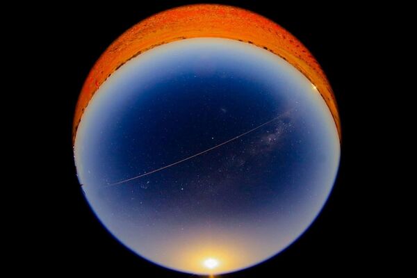 オーストラリアで観測された、地球の大気圏に突入した小惑星探査機「はやぶさ2」のカプセル - Sputnik 日本