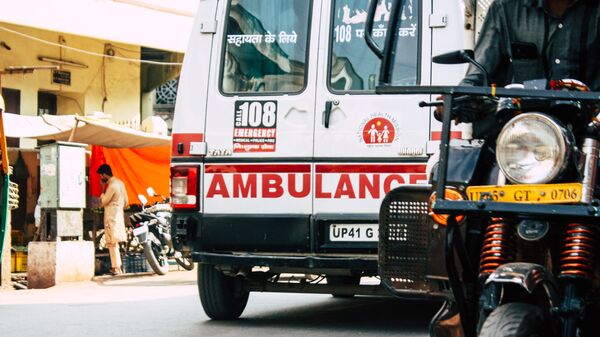 Машина скорой помощи в индийском городе Варанаси - Sputnik 日本