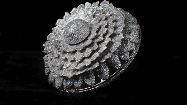 約1万3000個のダイヤで飾られた指輪がギネスブックの記録を更新 - Sputnik 日本