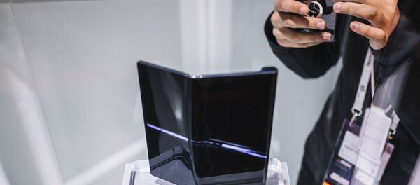 折り畳みのHuawei Mate X 折り畳みのHuawei Mate X - Sputnik 日本