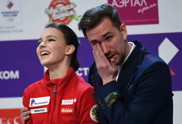 「鉄のコーチ」トゥトベリーゼの目に涙 圧巻のシェルバコワの演技 フィギュアロシア選手権 「鉄のコーチ」トゥトベリーゼの目に涙 圧巻のシェルバコワの演技 フィギュアロシア選手権 - Sputnik 日本