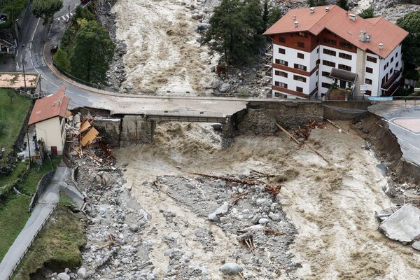 イタリア・フランス国境での洪水（仏アルプ＝マリティーム県、10月3日撮影） - Sputnik 日本