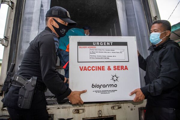 インドネシアの南スマトラ州パレンバンに到着した中国シノバック社のワクチン - Sputnik 日本