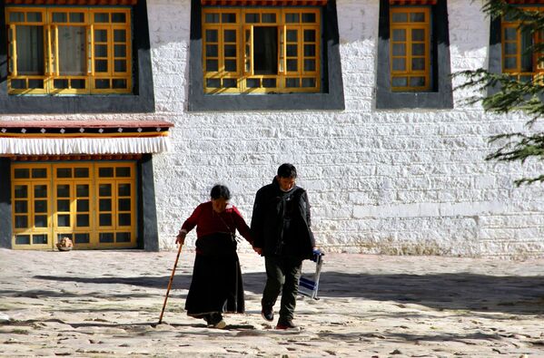 中国・チベット自治区ラサ市の住民 - Sputnik 日本