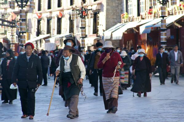 中国・チベット自治区ラサ市の住民 - Sputnik 日本