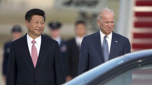  Председатель Китайской Народной Республики Си Цзиньпин и Вице-президент Джо Байден в США, 2015 год  - Sputnik 日本