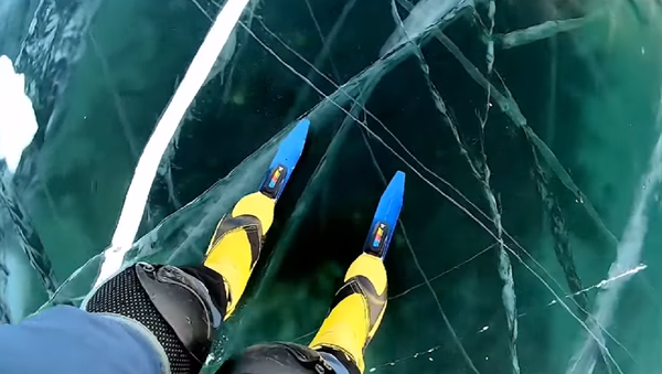 バイカル湖でスケート - Sputnik 日本