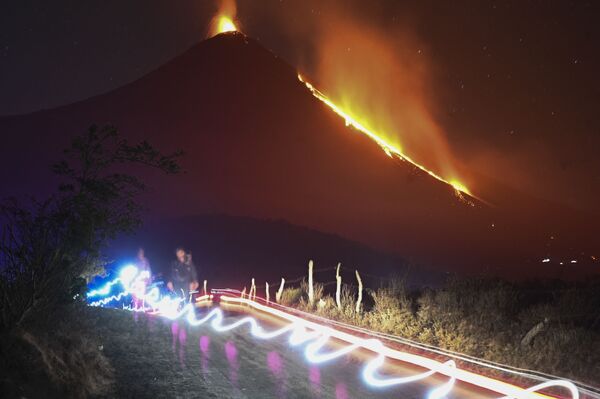 噴火したグアテマラのパカヤ火山 - Sputnik 日本