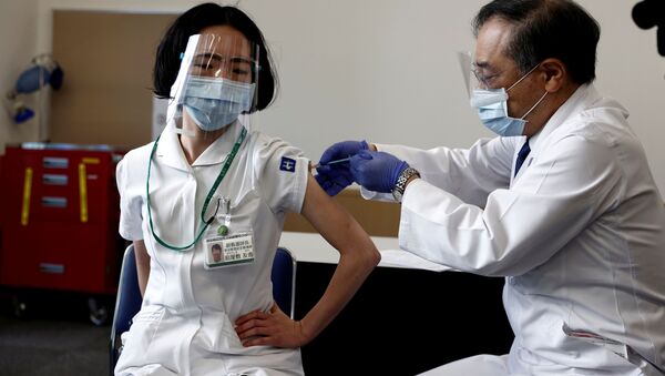 17日、東京都内でワクチン接種を受ける医療従事者 - Sputnik 日本