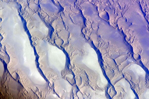 イラン東部のルート砂漠（撮影：セルゲイ・クド・スベルチコフ宇宙飛行士） - Sputnik 日本