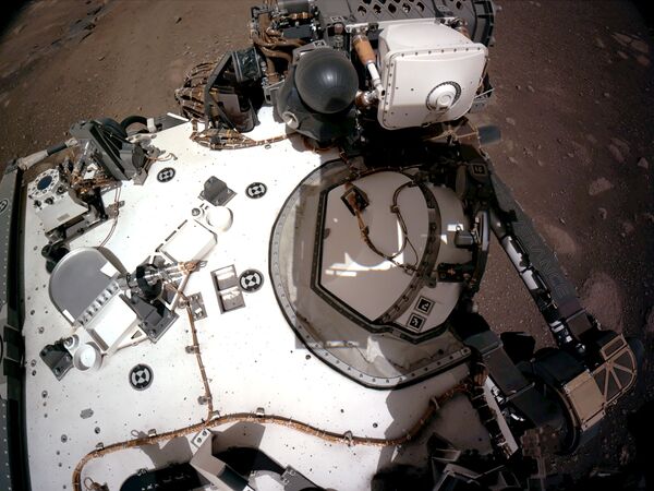 ナビゲーションカメラが撮影したNASAの火星探査機「パーサヴィアランス」のデッキ - Sputnik 日本