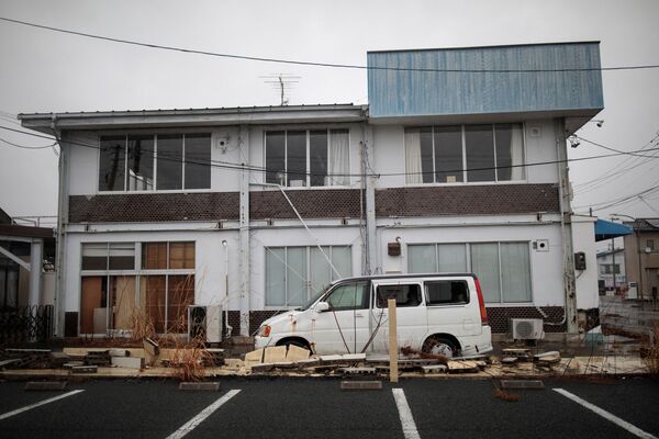 福島県浪江町の放置された車と住宅（2018年3月5日撮影） - Sputnik 日本
