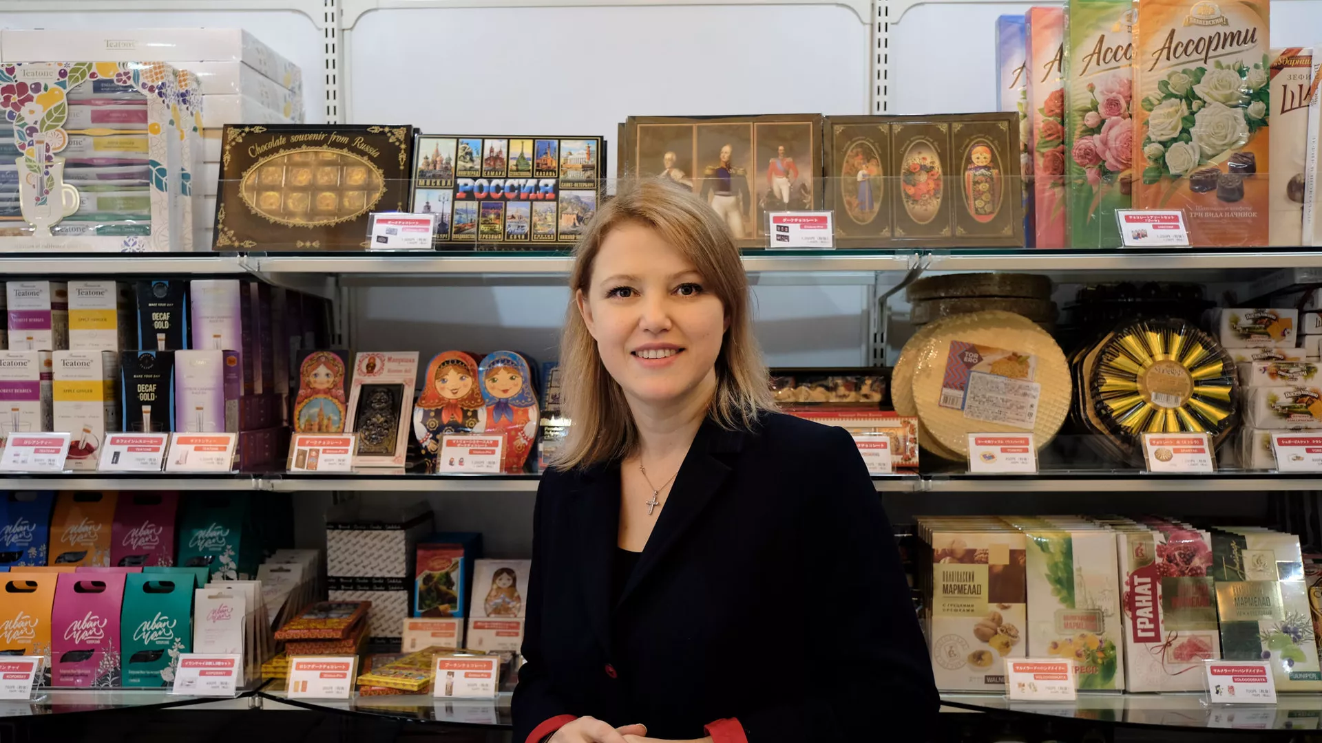 ロシア食品専門店「赤の広場」、店長のミヤベ・ヴィクトリアさん