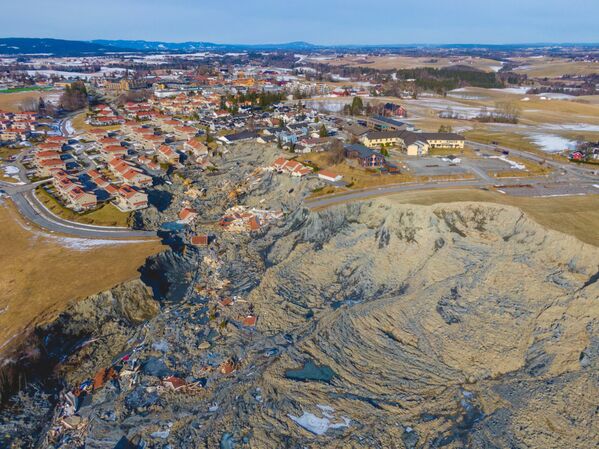 今年1月にノルウェー・オスロ近郊の村で発生した地すべりの被害の様子 - Sputnik 日本