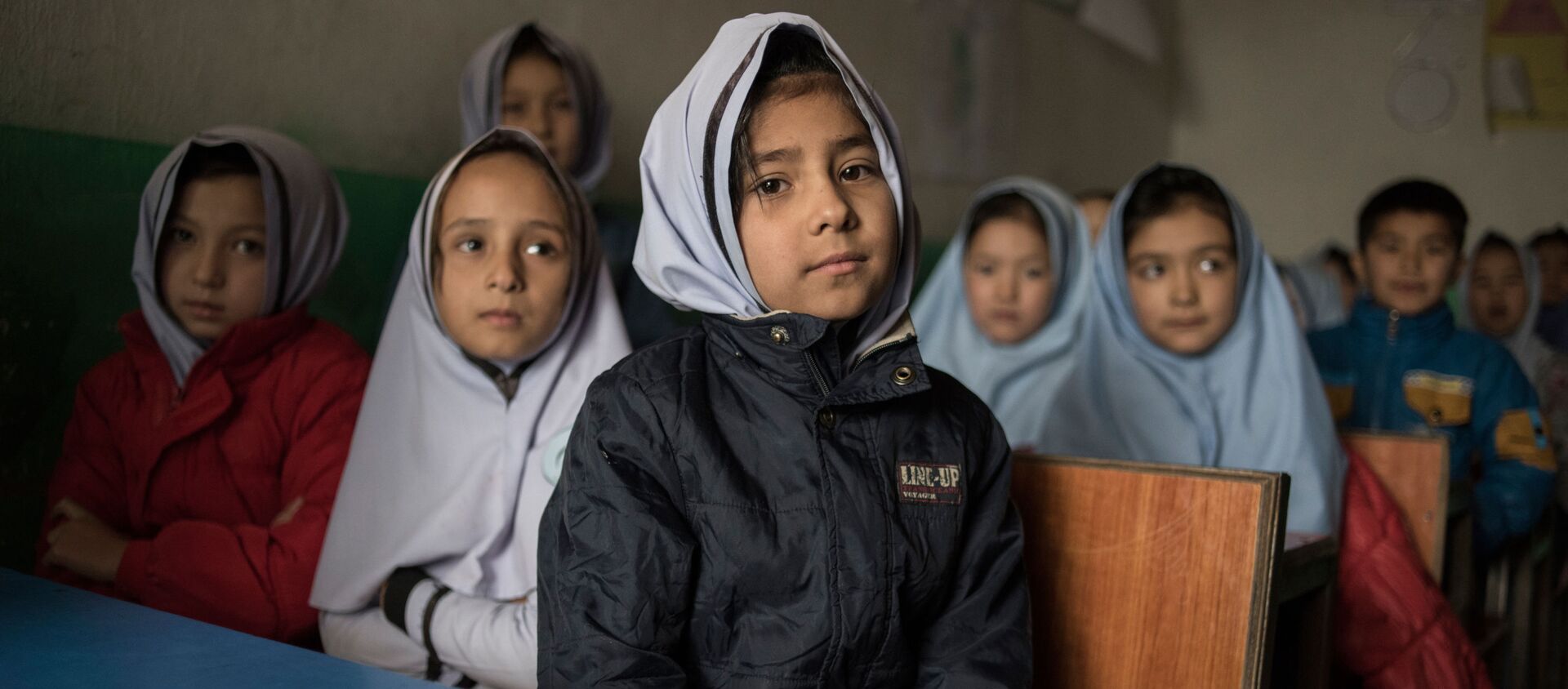 Ученики во время занятий в школе в Кабуле, Афганистан - Sputnik 日本, 1920, 30.08.2021