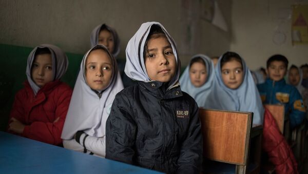 タリバン　女児通学再開の条件を上げる　独シュピーゲル誌 - Sputnik 日本