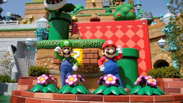 Персонажи Марио и Луиджи в тематическом парке аттракционов Super Nintendo World в Осаке, Япония - Sputnik 日本