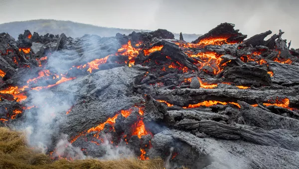 ファグラダルスフィヤル火山から流れ出した溶岩 - Sputnik 日本