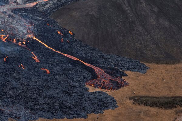 ファグラダルスフィヤル火山から流れ出す溶岩 - Sputnik 日本